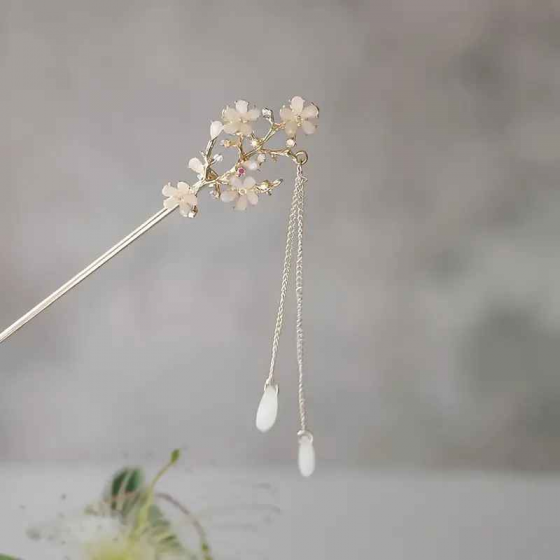 Pequeñas flores blancas