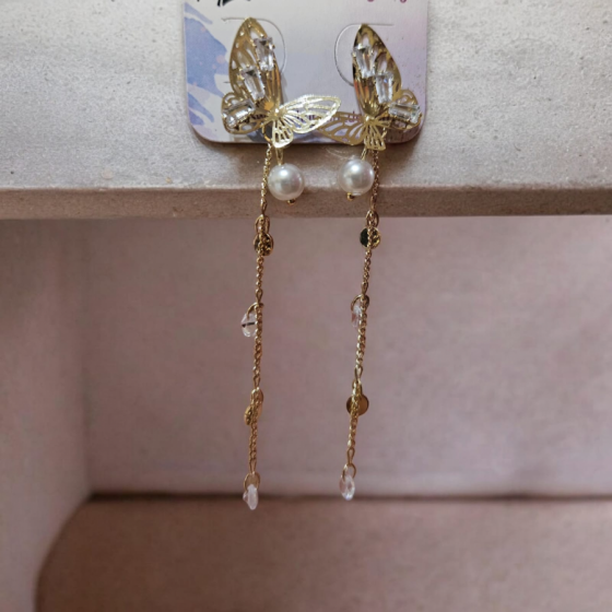 Mariposa con cadena