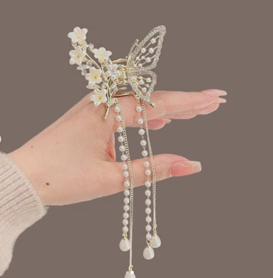 Mariposa floreada brillante