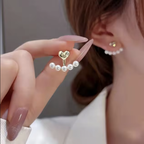 Corazón con bajo perlas