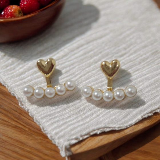 Corazón con bajo perlas