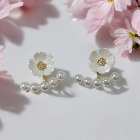 Flor con bajo perlas